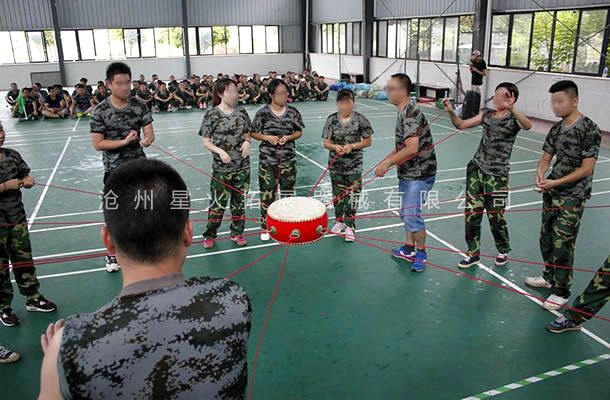 击鼓颠球-青少年素质线上买球官网（中国）官方网站_线上买球官网（中国）官方网站器材-户外线上买球官网（中国）官方网站_线上买球官网（中国）官方网站训练器材