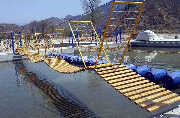 水上波浪桥-水上线上买球官网（中国）官方网站_线上买球官网（中国）官方网站训练器材-儿童水上线上买球官网（中国）官方网站_线上买球官网（中国）官方网站
