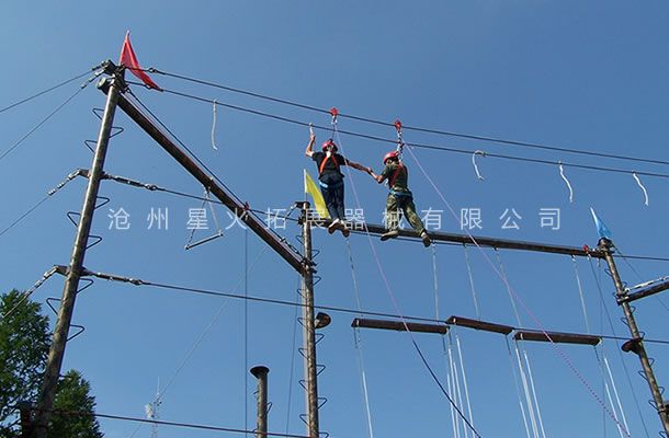 丛林绳桥-高空单项器材-天使之手-高空吊绳桥