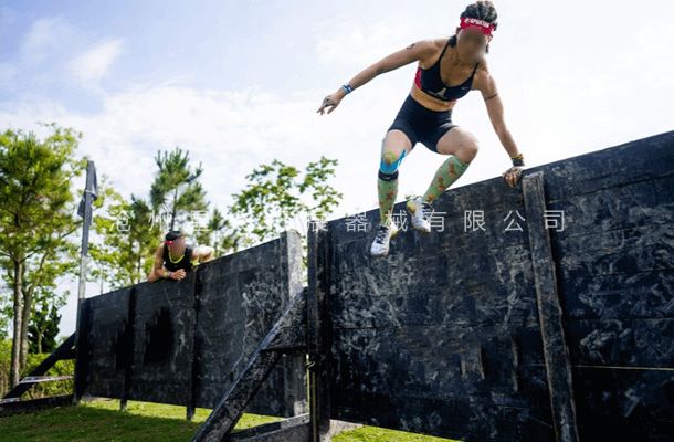 翻越高栏-障碍赛设备厂家-勇士闯关项目设备
