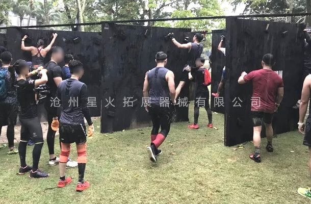 斯巴达勇士赛训练器材
