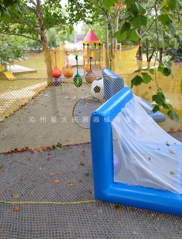 丛林网绳蹦床项目